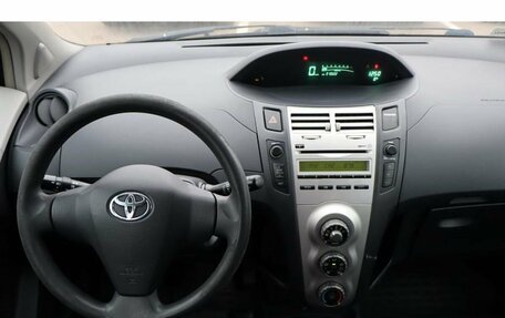 Toyota Yaris III рестайлинг, 2008 год, 450 000 рублей, 7 фотография