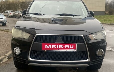 Mitsubishi Outlander III рестайлинг 3, 2011 год, 1 250 000 рублей, 13 фотография