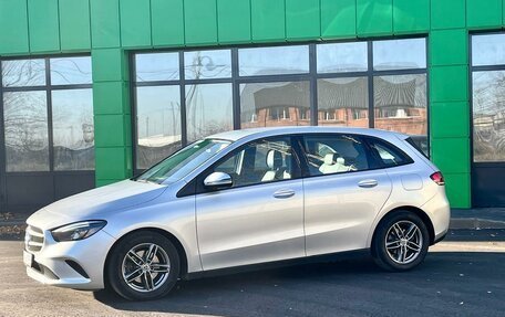 Mercedes-Benz B-Класс, 2018 год, 1 890 000 рублей, 2 фотография