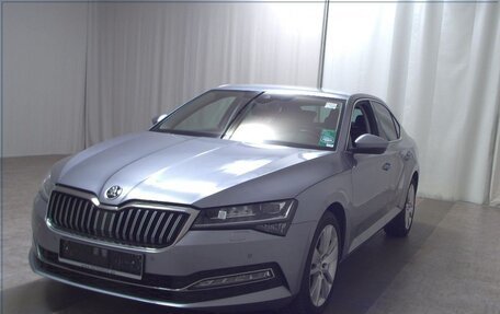 Skoda Superb III рестайлинг, 2020 год, 2 580 000 рублей, 2 фотография