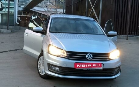 Volkswagen Polo VI (EU Market), 2017 год, 1 050 000 рублей, 4 фотография