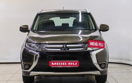 Mitsubishi Outlander III рестайлинг 3, 2016 год, 1 675 000 рублей, 3 фотография