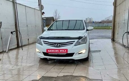 Hyundai Solaris II рестайлинг, 2015 год, 1 200 000 рублей, 2 фотография