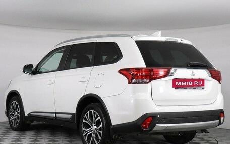 Mitsubishi Outlander III рестайлинг 3, 2017 год, 2 148 000 рублей, 7 фотография