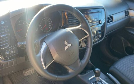 Mitsubishi Outlander III рестайлинг 3, 2012 год, 1 025 000 рублей, 10 фотография