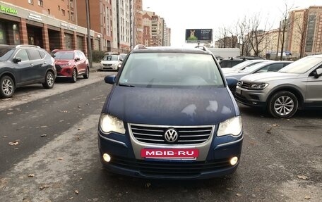 Volkswagen Touran III, 2007 год, 475 000 рублей, 2 фотография