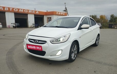 Hyundai Solaris II рестайлинг, 2013 год, 755 000 рублей, 5 фотография