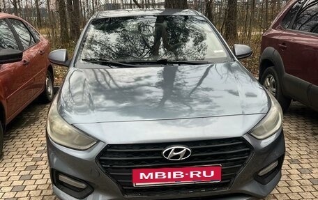 Hyundai Solaris II рестайлинг, 2017 год, 700 000 рублей, 2 фотография