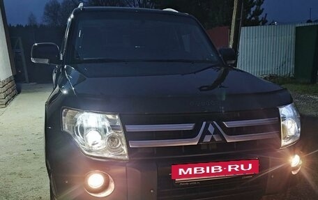 Mitsubishi Pajero IV, 2010 год, 2 фотография