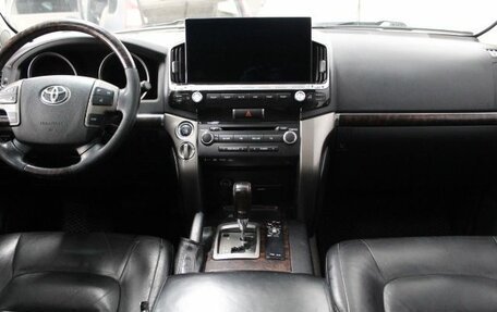 Toyota Land Cruiser 200, 2011 год, 3 100 000 рублей, 14 фотография