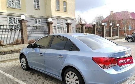 Chevrolet Cruze II, 2010 год, 695 000 рублей, 4 фотография