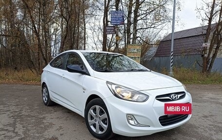 Hyundai Solaris II рестайлинг, 2012 год, 860 000 рублей, 3 фотография