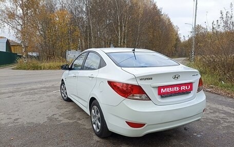 Hyundai Solaris II рестайлинг, 2012 год, 860 000 рублей, 4 фотография