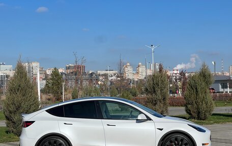 Tesla Model Y I, 2021 год, 5 300 000 рублей, 21 фотография