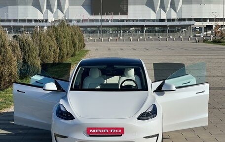 Tesla Model Y I, 2021 год, 5 300 000 рублей, 28 фотография