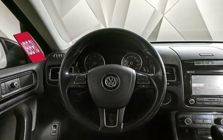 Volkswagen Touareg III, 2011 год, 2 225 000 рублей, 15 фотография