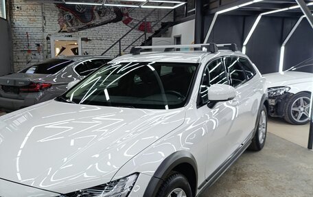 Volvo V90 Cross Country I рестайлинг, 2018 год, 2 750 000 рублей, 1 фотография