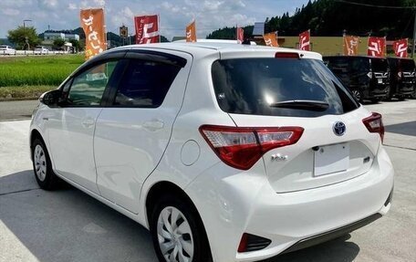 Toyota Vitz, 2020 год, 1 100 000 рублей, 7 фотография