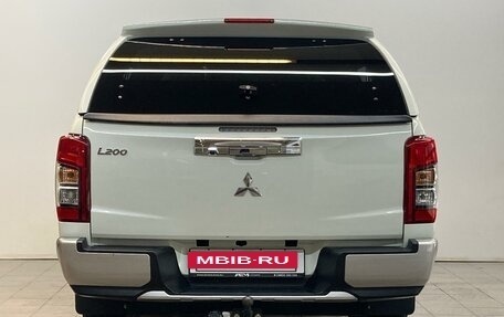 Mitsubishi L200 IV рестайлинг, 2021 год, 3 780 000 рублей, 7 фотография