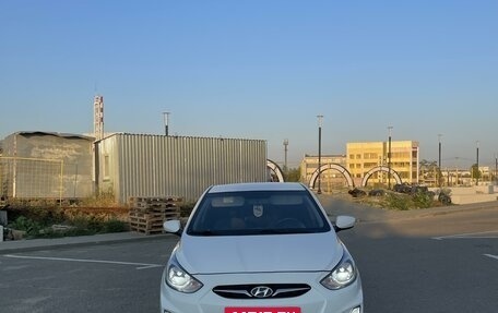 Hyundai Solaris II рестайлинг, 2011 год, 850 000 рублей, 2 фотография