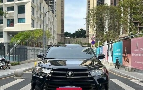 Toyota Highlander III, 2020 год, 3 390 000 рублей, 2 фотография