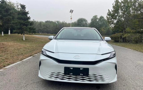 Toyota Camry, 2024 год, 3 500 000 рублей, 2 фотография