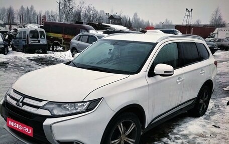 Mitsubishi Outlander III рестайлинг 3, 2017 год, 1 800 000 рублей, 1 фотография