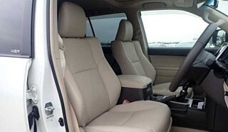 Toyota Land Cruiser Prado 150 рестайлинг 2, 2023 год, 6 215 200 рублей, 4 фотография