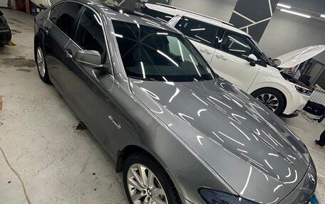 BMW 5 серия, 2011 год, 2 400 000 рублей, 4 фотография