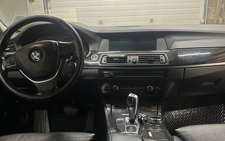 BMW 5 серия, 2011 год, 2 400 000 рублей, 14 фотография