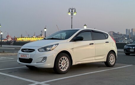 Hyundai Solaris II рестайлинг, 2012 год, 620 000 рублей, 4 фотография