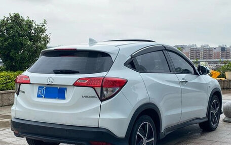 Honda Vezel, 2021 год, 1 600 000 рублей, 7 фотография