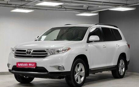 Toyota Highlander III, 2012 год, 2 050 000 рублей, 3 фотография