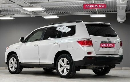 Toyota Highlander III, 2012 год, 2 050 000 рублей, 6 фотография