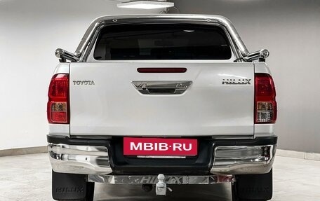 Toyota Hilux VIII, 2016 год, 3 499 000 рублей, 7 фотография