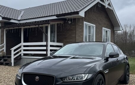 Jaguar XE I рестайлинг, 2015 год, 2 300 000 рублей, 1 фотография