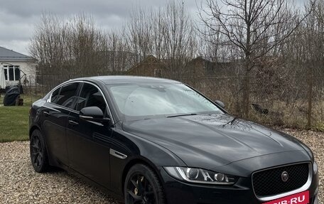 Jaguar XE I рестайлинг, 2015 год, 2 300 000 рублей, 3 фотография