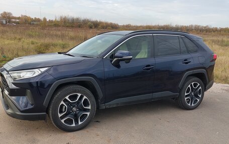 Toyota RAV4, 2019 год, 2 870 000 рублей, 1 фотография