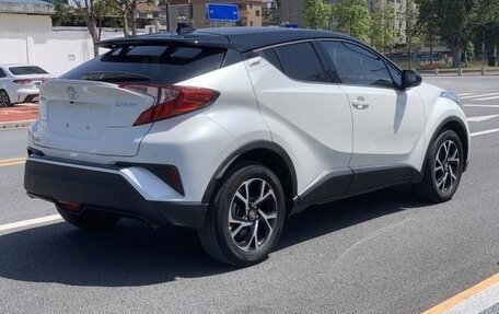 Toyota C-HR I рестайлинг, 2021 год, 2 100 000 рублей, 6 фотография