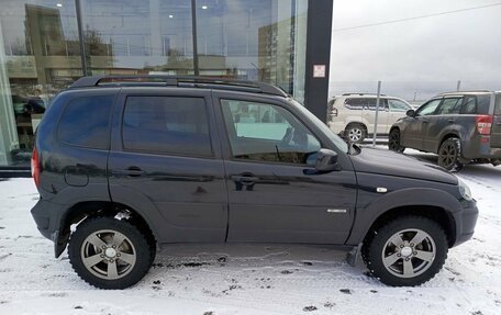 Chevrolet Niva I рестайлинг, 2017 год, 841 000 рублей, 5 фотография