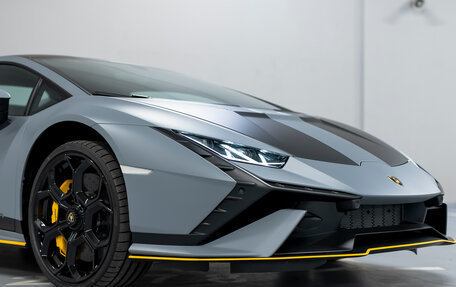 Lamborghini Huracán, 2024 год, 43 000 000 рублей, 5 фотография