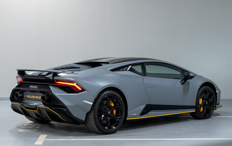 Lamborghini Huracán, 2024 год, 43 000 000 рублей, 7 фотография