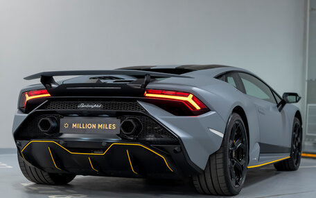 Lamborghini Huracán, 2024 год, 43 000 000 рублей, 8 фотография