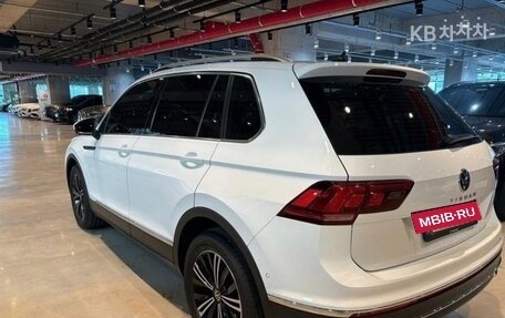 Volkswagen Tiguan II, 2021 год, 2 895 567 рублей, 3 фотография