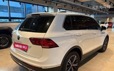 Volkswagen Tiguan II, 2021 год, 2 895 567 рублей, 5 фотография