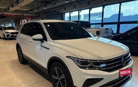 Volkswagen Tiguan II, 2021 год, 2 895 567 рублей, 4 фотография