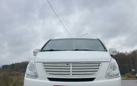 Hyundai Grand Starex Grand Starex I рестайлинг 2, 2015 год, 2 650 000 рублей, 2 фотография