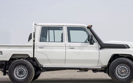 Toyota Land Cruiser 70, 2024 год, 10 390 000 рублей, 6 фотография