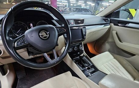 Skoda Superb III рестайлинг, 2017 год, 2 200 000 рублей, 15 фотография