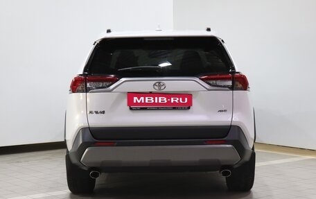 Toyota RAV4, 2020 год, 4 300 000 рублей, 7 фотография